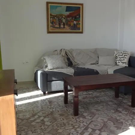 Victoria's Summer House ליקסורי